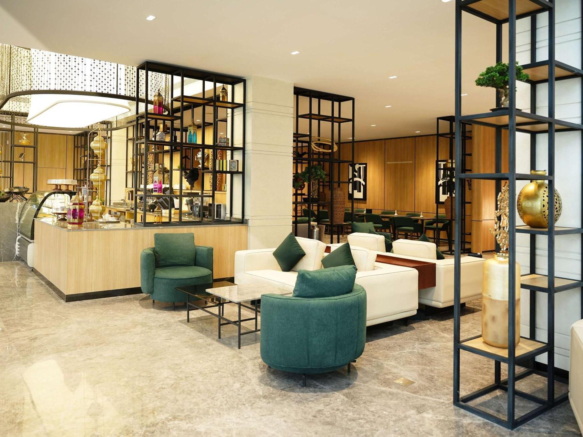Novotel Al Anoud 4*