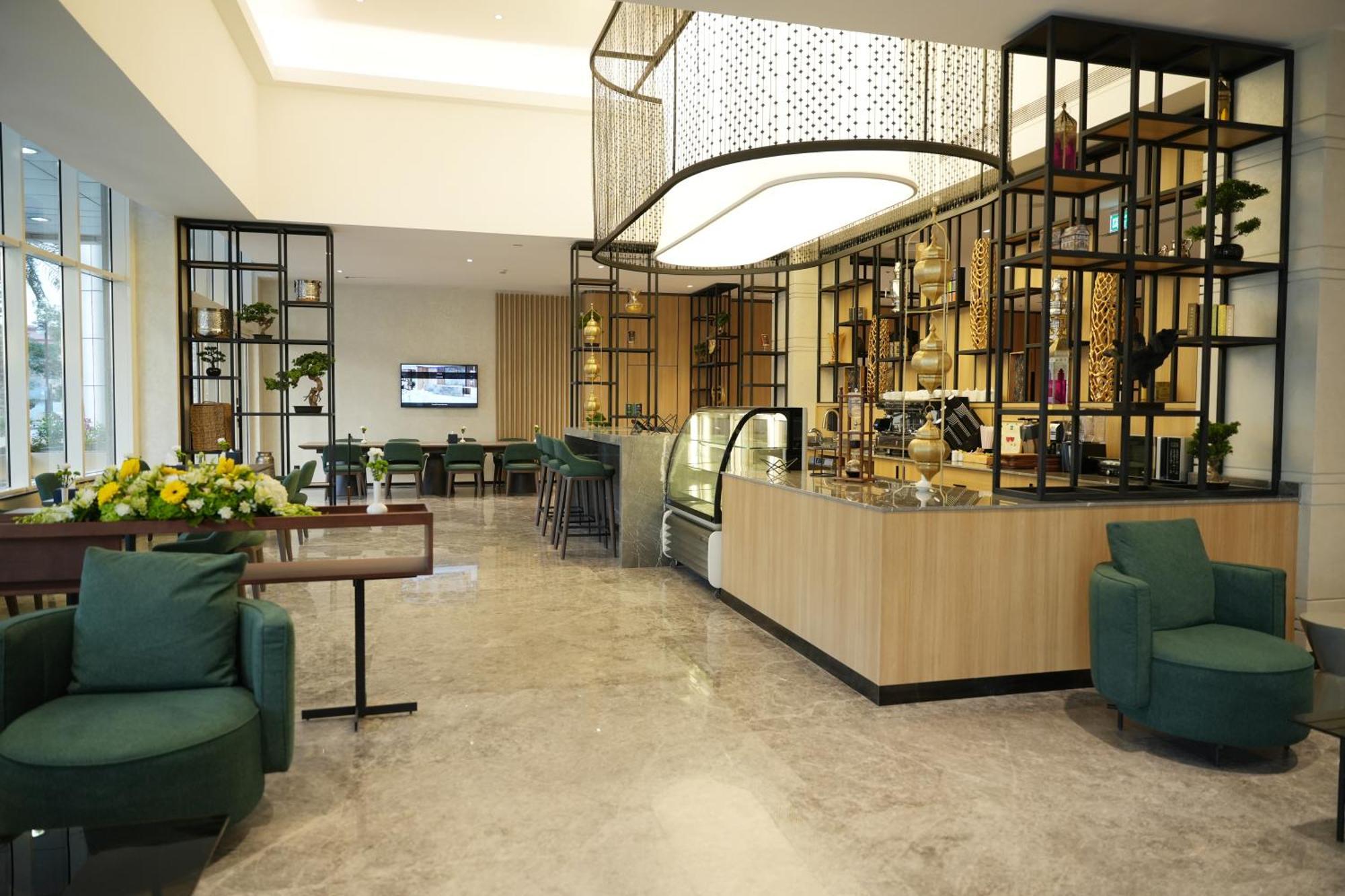 Novotel Al Anoud Hotel 4*
