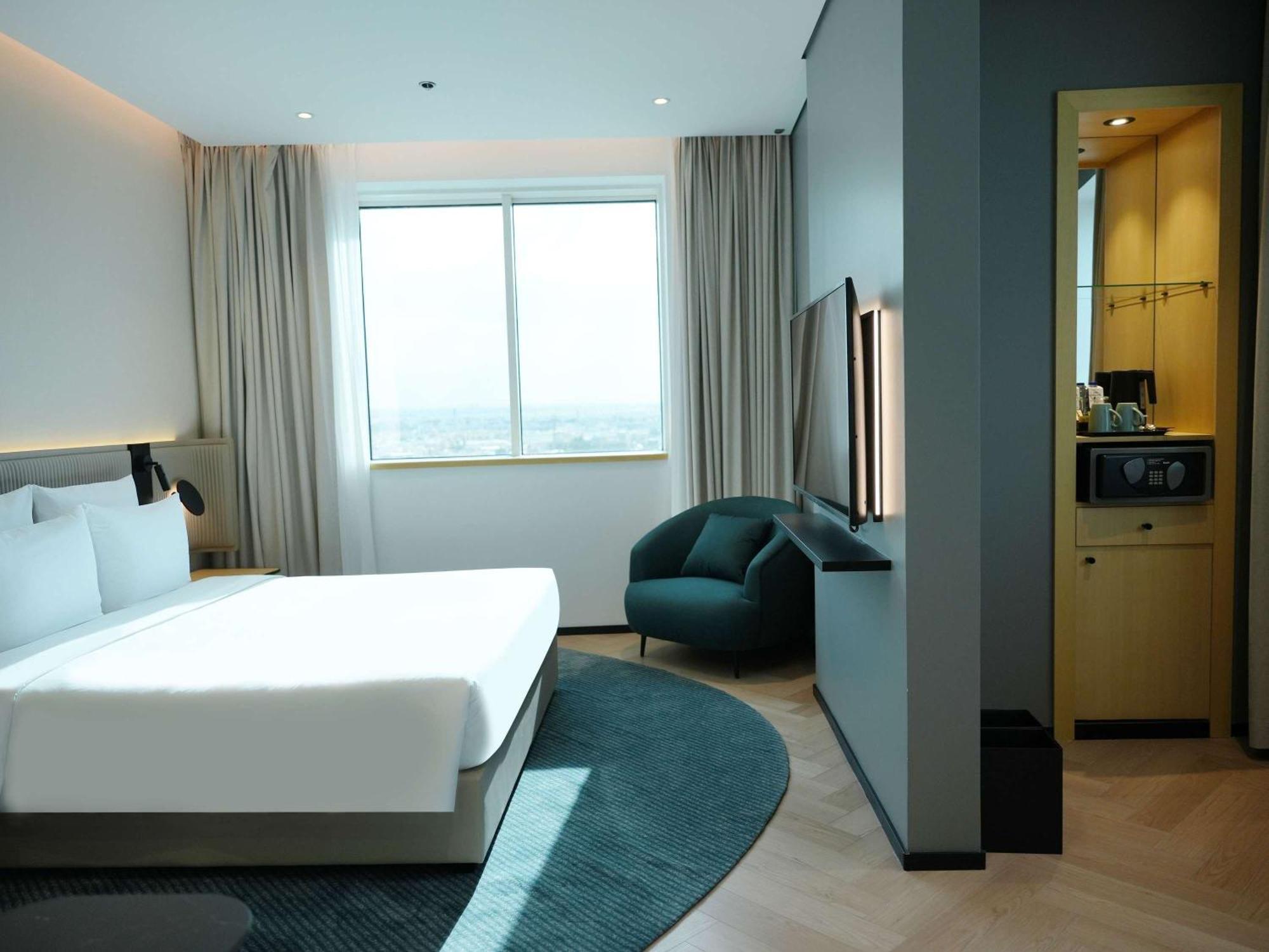 Novotel Al Anoud 4*