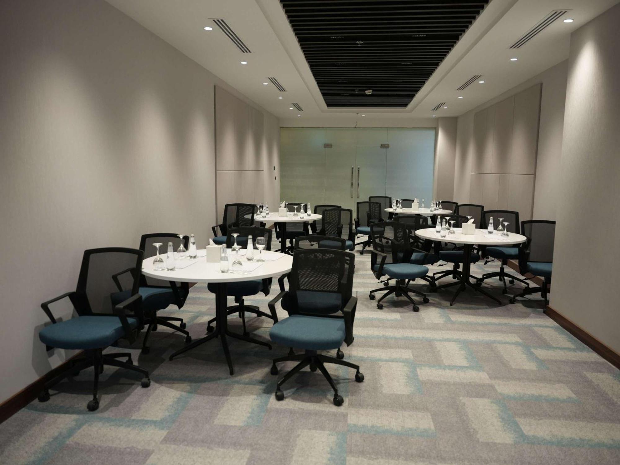 होटल Novotel Al Anoud 4*