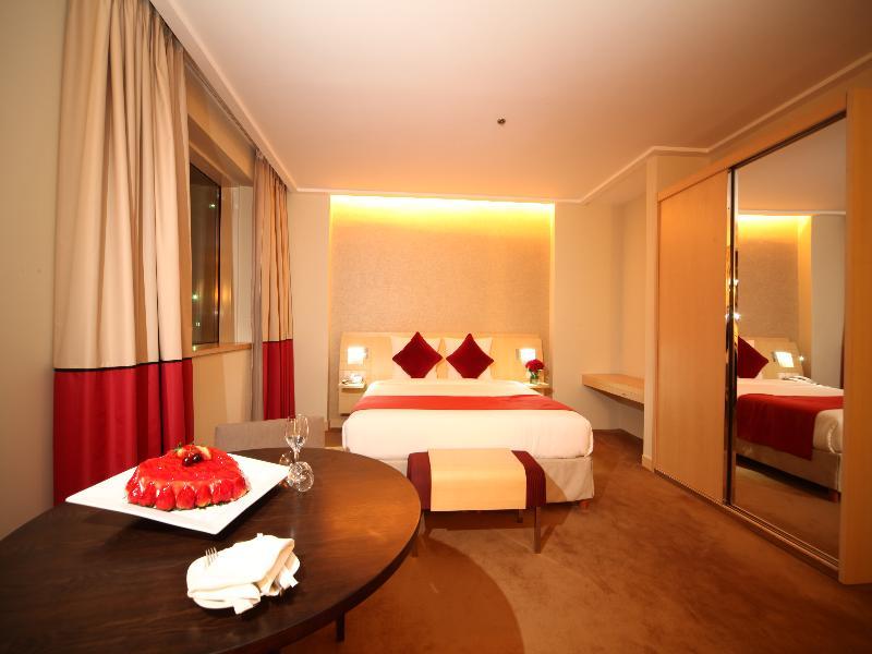 Novotel Al Anoud होटल 4*