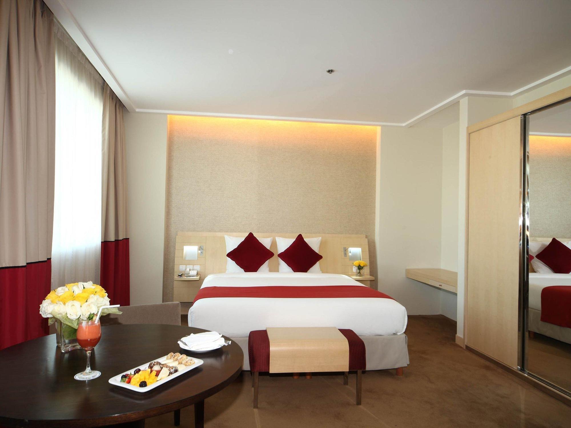Novotel Al Anoud होटल 4*