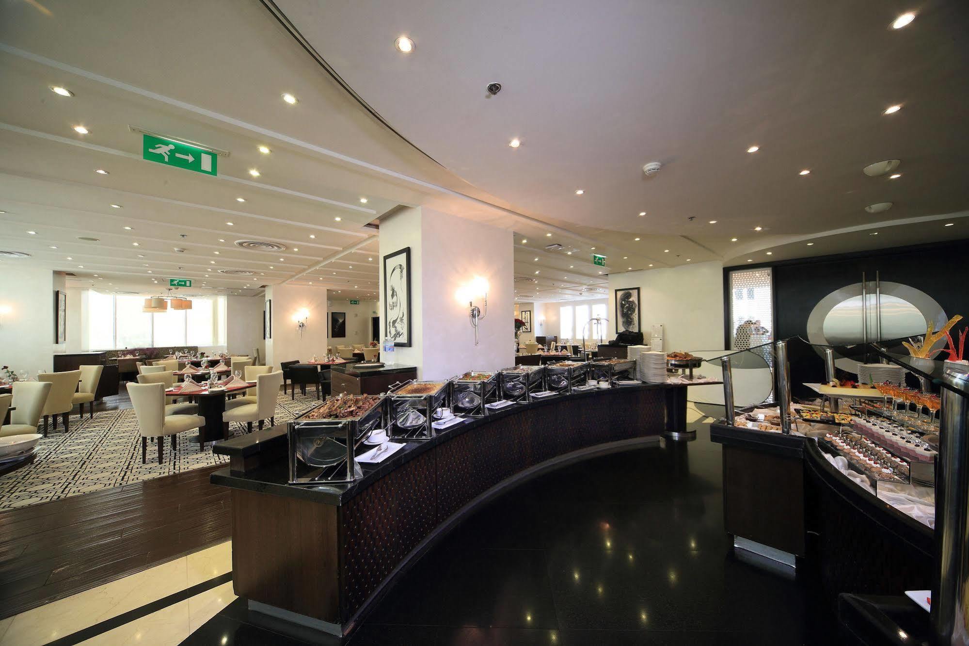 होटल Novotel Al Anoud